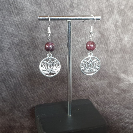Boucles d'Oreilles Grenat et Lotus dans un Cercle